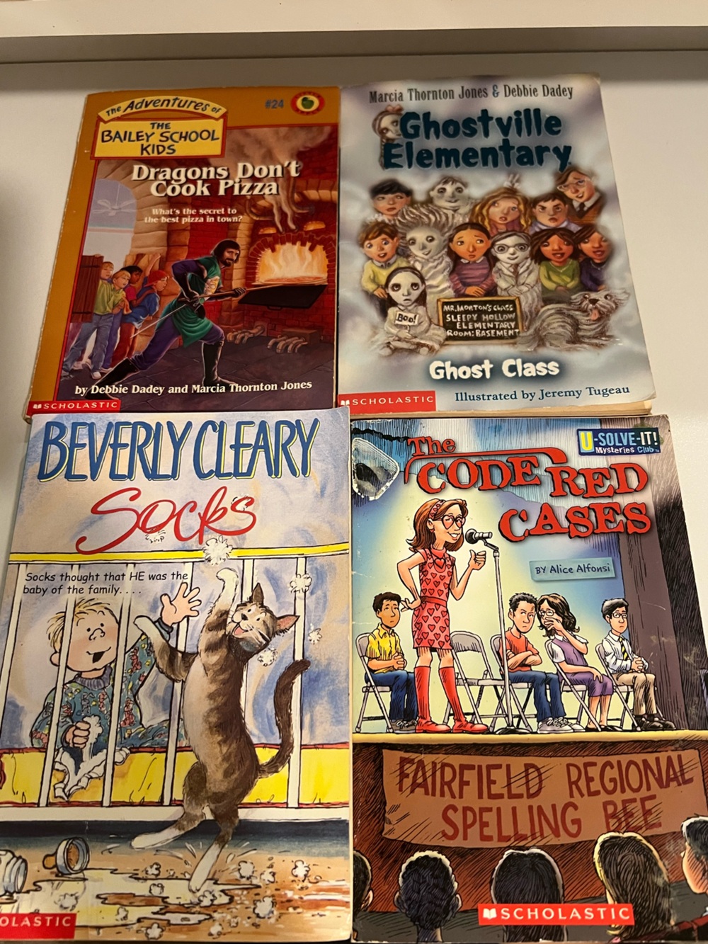 Scholastic Children's Book Lot - Assorted Covers (Red, Yellow, Blue, White)